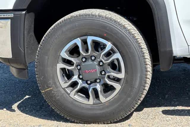 2026 GMC Sierra 2500HD Crew Cab, Standard Bed, SLE, 4WD