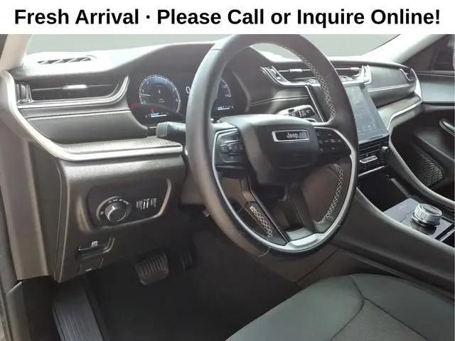 2023 Jeep Grand Cherokee Laredo 4x4