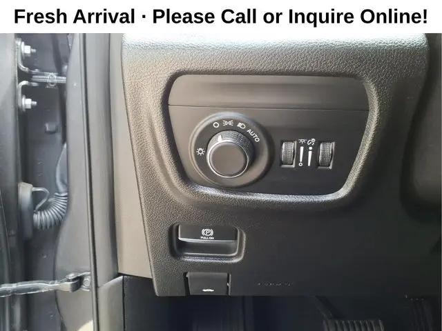 2023 Jeep Grand Cherokee Laredo 4x4