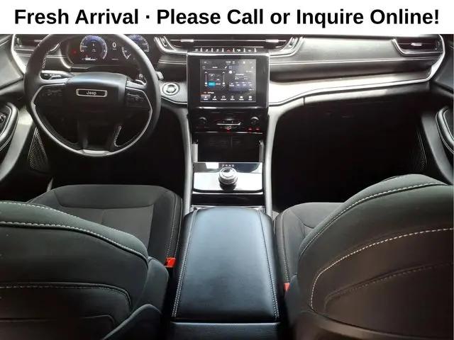 2023 Jeep Grand Cherokee Laredo 4x4