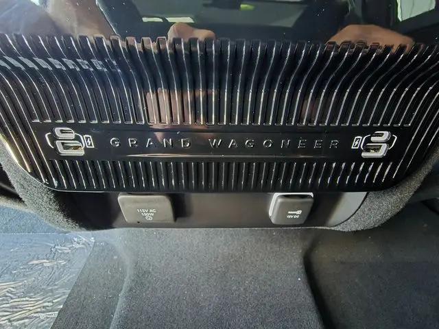 2026 Jeep Grand Wagoneer L Summit Reserve 4x4