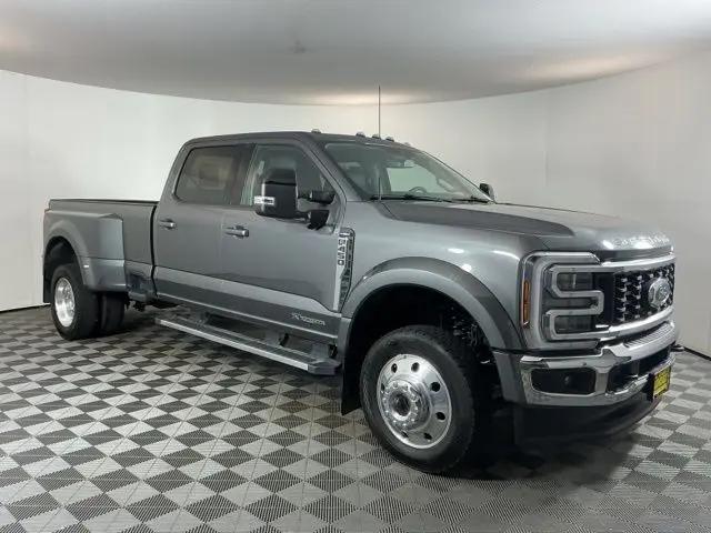 2025 Ford F-450 LARIAT