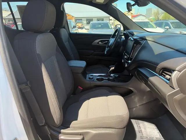 2022 Chevrolet Traverse AWD LT Cloth