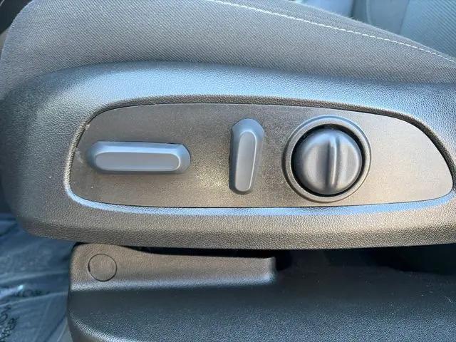 2022 Chevrolet Traverse AWD LT Cloth