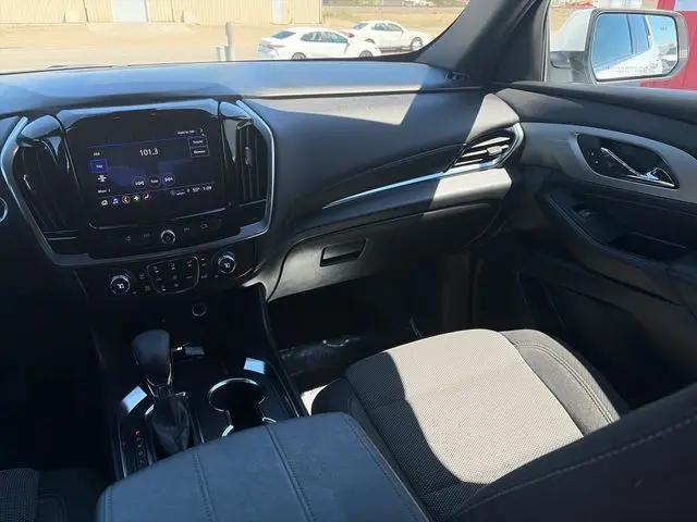 2022 Chevrolet Traverse AWD LT Cloth