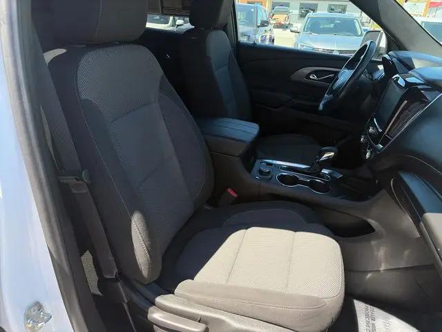 2022 Chevrolet Traverse AWD LT Cloth