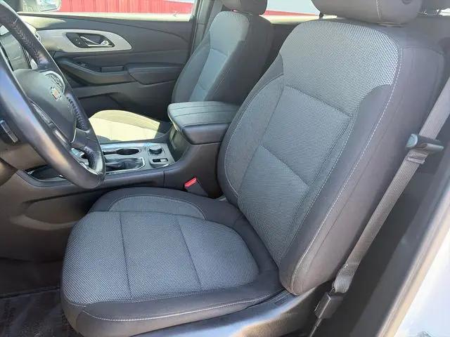 2022 Chevrolet Traverse AWD LT Cloth