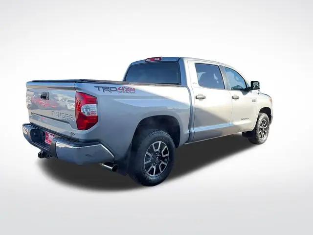 2017 Toyota Tundra SR5 5.7L V8