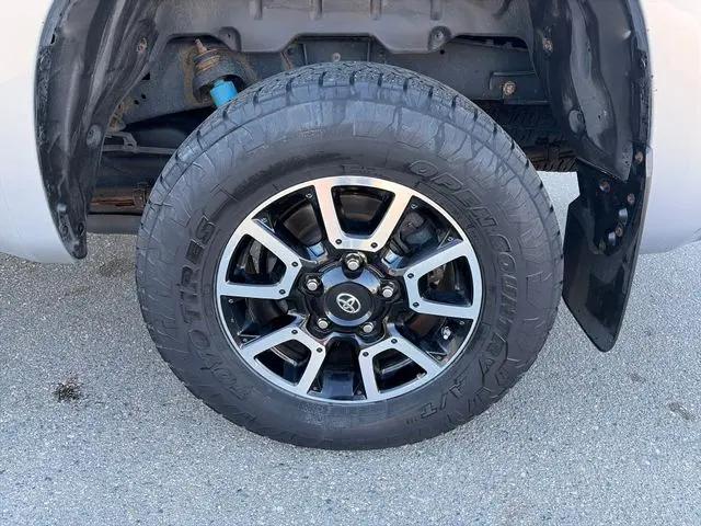 2017 Toyota Tundra SR5 5.7L V8