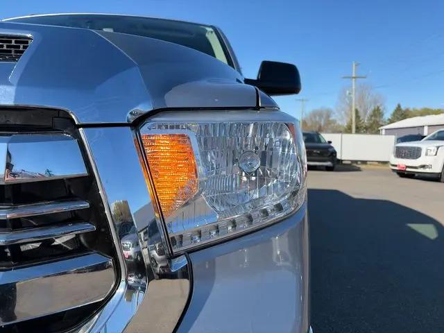 2017 Toyota Tundra SR5 5.7L V8
