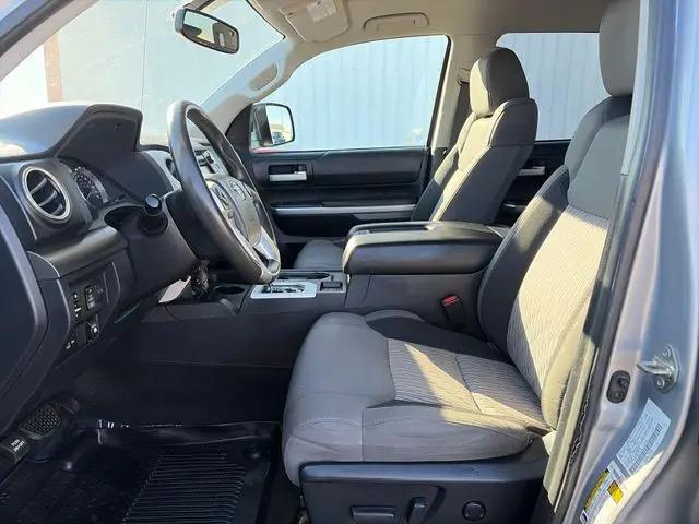 2017 Toyota Tundra SR5 5.7L V8