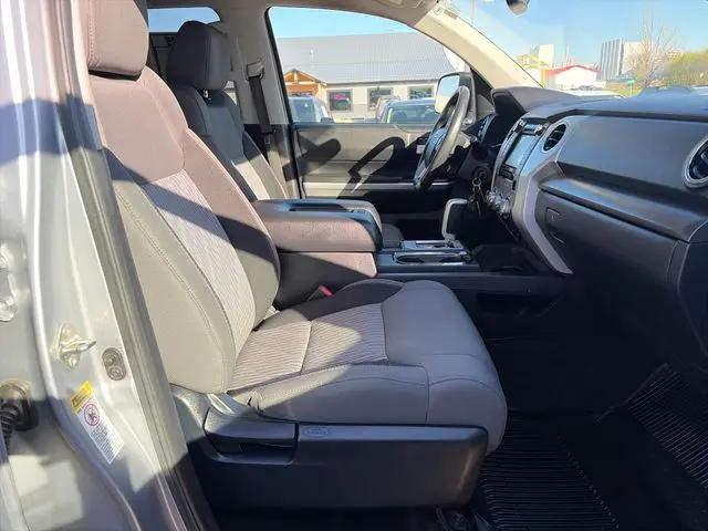 2017 Toyota Tundra SR5 5.7L V8
