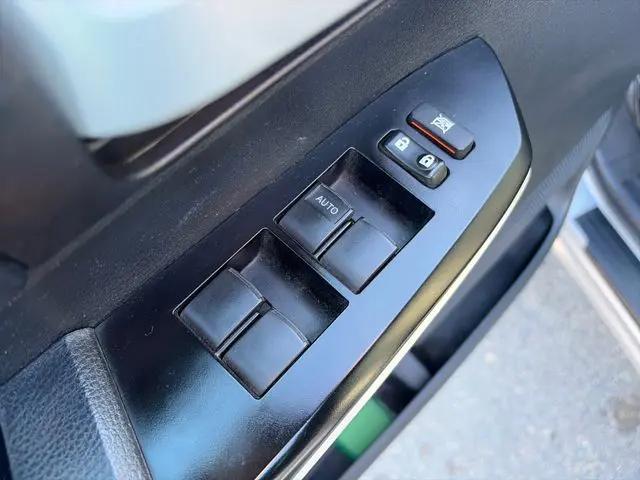 2017 Toyota Tundra SR5 5.7L V8