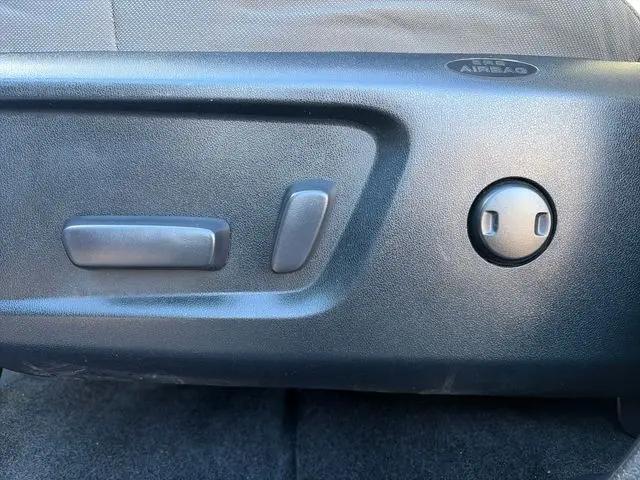 2017 Toyota Tundra SR5 5.7L V8