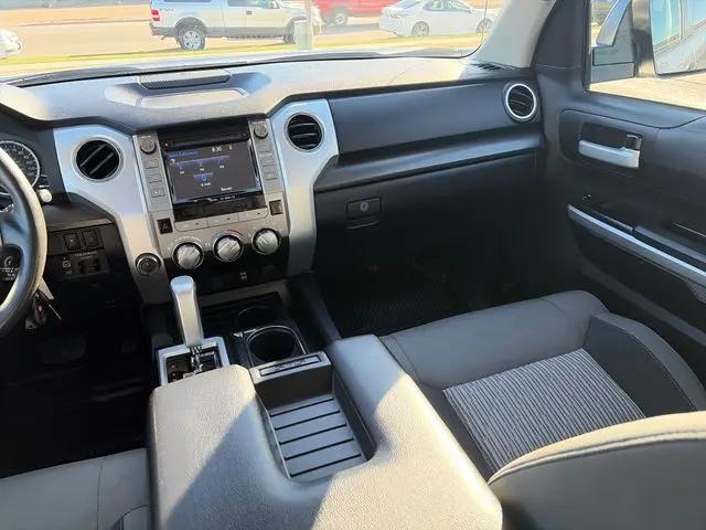 2017 Toyota Tundra SR5 5.7L V8