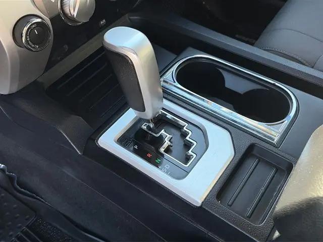 2017 Toyota Tundra SR5 5.7L V8