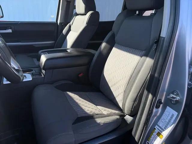 2017 Toyota Tundra SR5 5.7L V8
