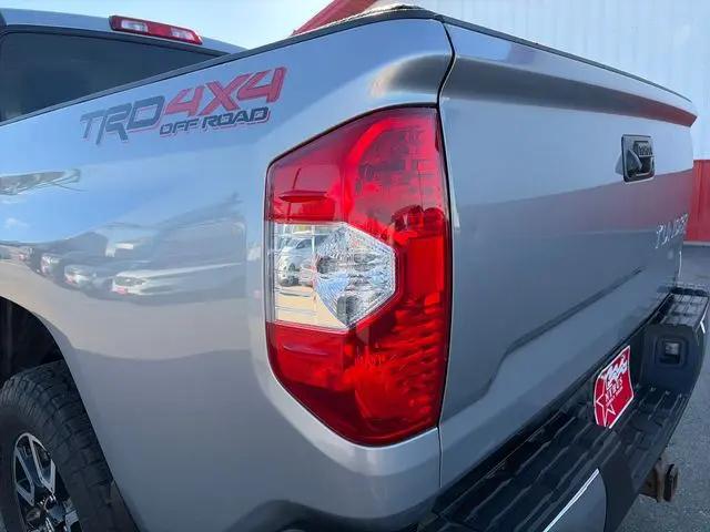 2017 Toyota Tundra SR5 5.7L V8