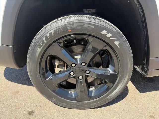 2023 Jeep Grand Cherokee L Altitude 4x4