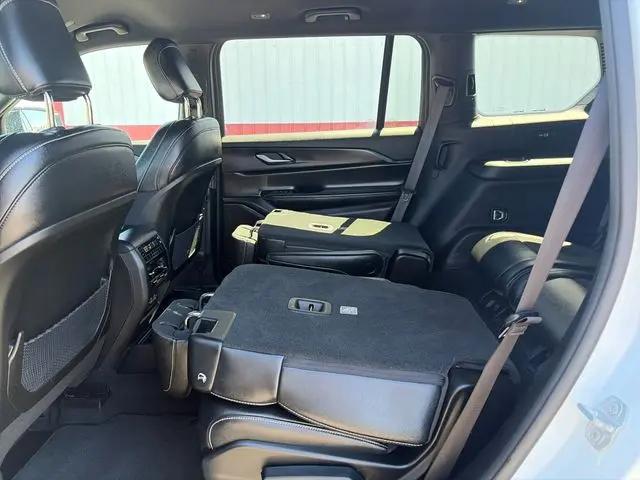 2023 Jeep Grand Cherokee L Altitude 4x4
