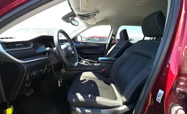 2023 Jeep Grand Cherokee L Laredo 4x4