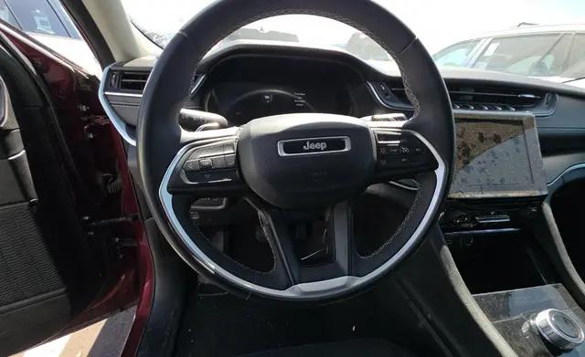 2023 Jeep Grand Cherokee L Laredo 4x4