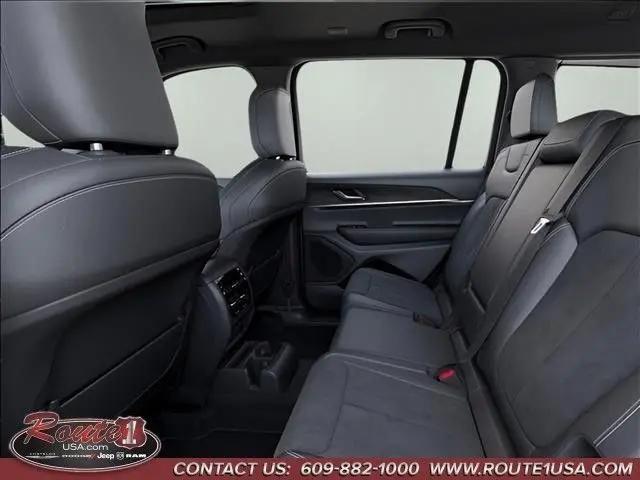 2026 Jeep Grand Cherokee L Altitude 4x4