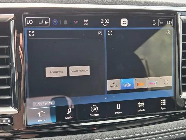 2027 Chrysler Pacifica Select