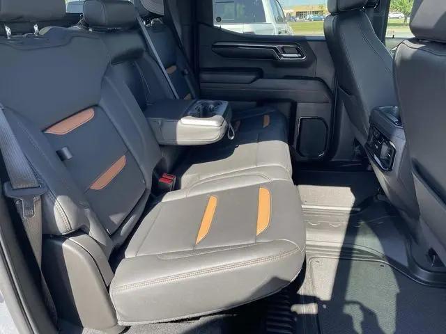 2024 GMC Sierra 1500 4WD Crew Cab Short Box AT4