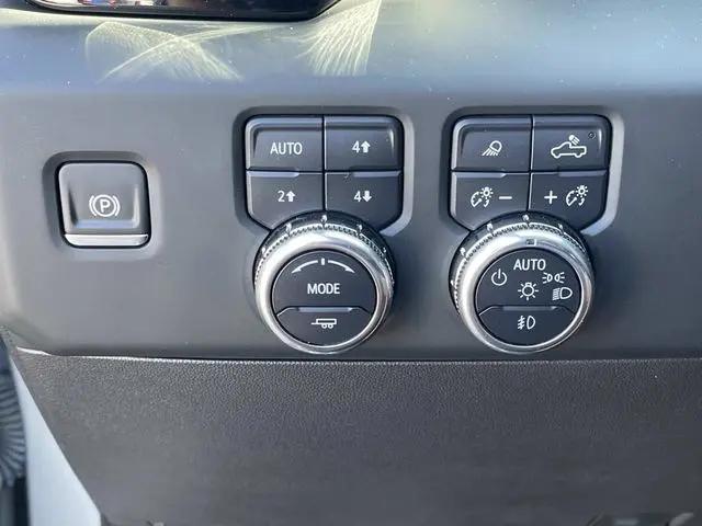 2024 GMC Sierra 1500 4WD Crew Cab Short Box AT4