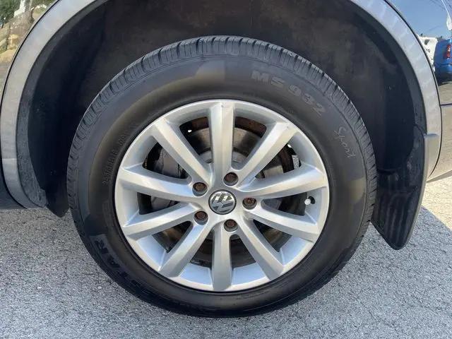 2012 Volkswagen Touareg Sport w/Nav