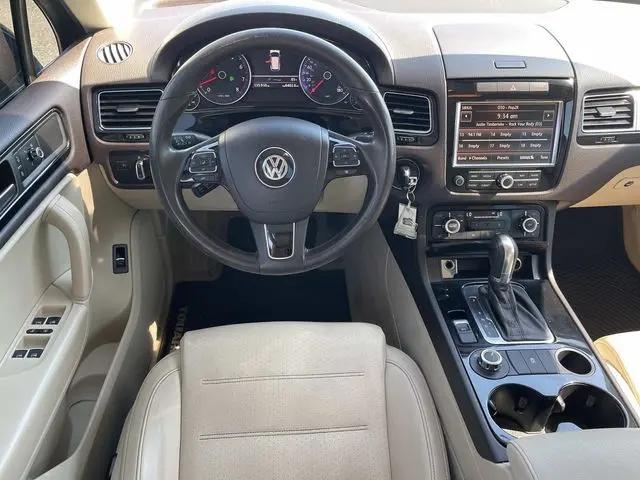 2012 Volkswagen Touareg Sport w/Nav