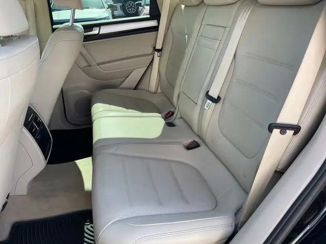 2012 Volkswagen Touareg Sport w/Nav