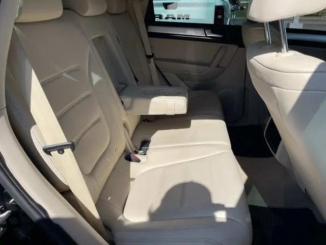 2012 Volkswagen Touareg Sport w/Nav