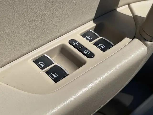2012 Volkswagen Touareg Sport w/Nav