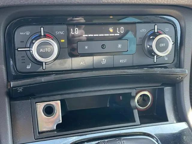 2012 Volkswagen Touareg Sport w/Nav