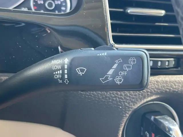 2012 Volkswagen Touareg Sport w/Nav