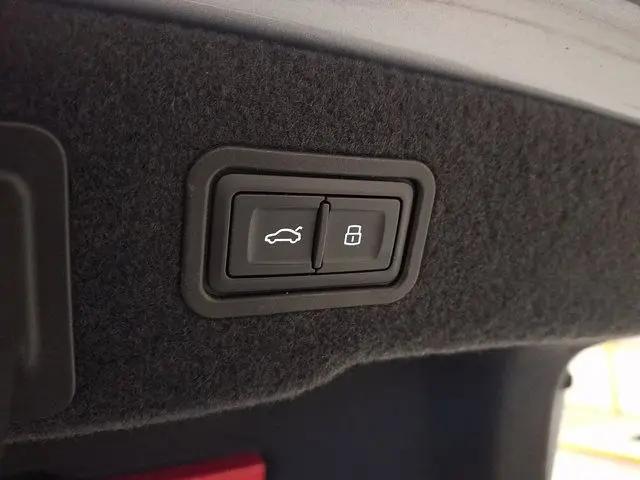 2022 Audi A8 L 55 TFSI quattro Tiptronic
