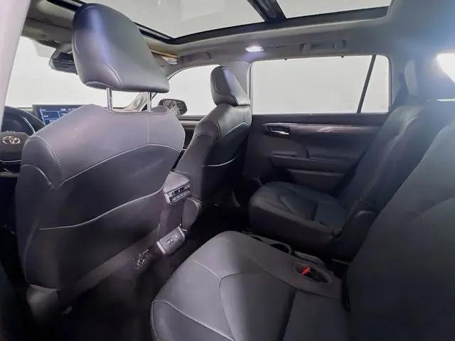 2021 Toyota Highlander Platinum