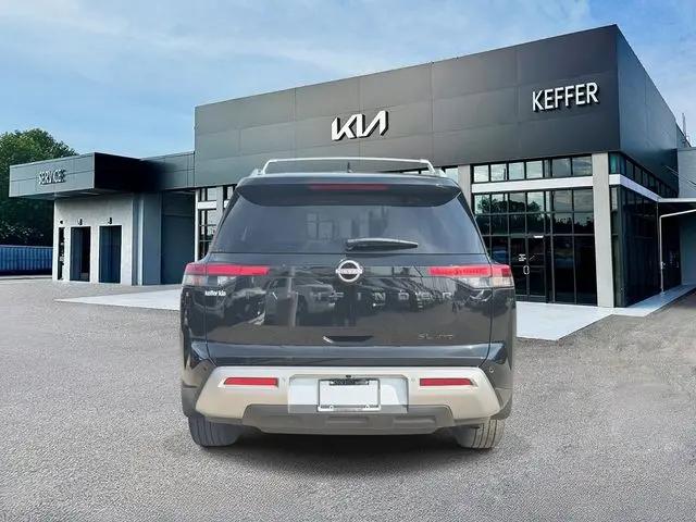 2024 Nissan Pathfinder SL 4WD