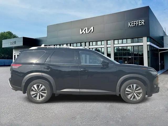 2024 Nissan Pathfinder SL 4WD