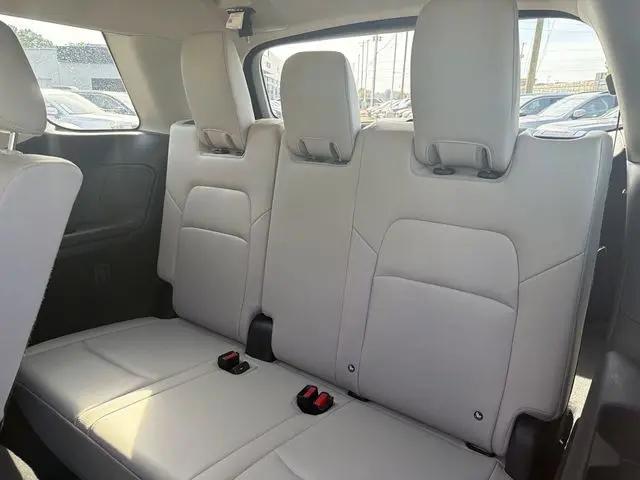 2024 Nissan Pathfinder SL 4WD
