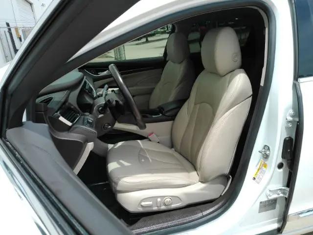 2017 Buick LaCrosse Essence