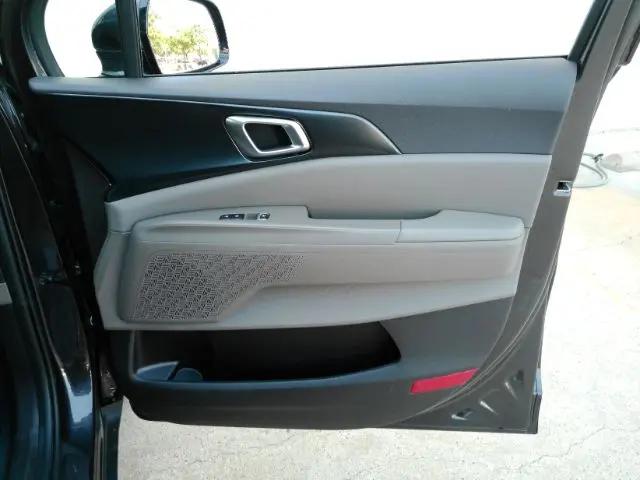 2025 Kia Carnival MPV LXS