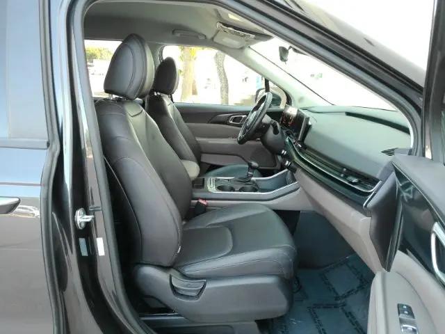 2025 Kia Carnival MPV LXS