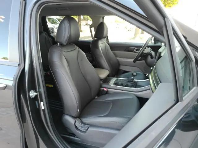 2025 Kia Carnival MPV LXS