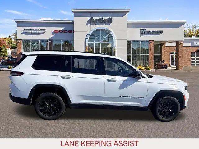 2025 Jeep Grand Cherokee L Altitude 4x4