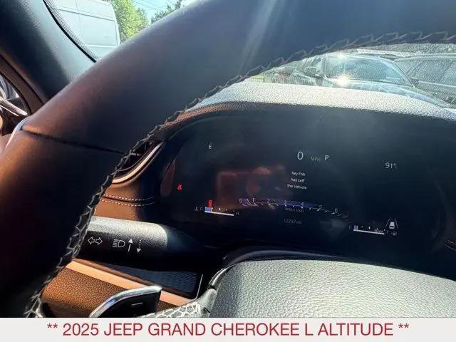 2025 Jeep Grand Cherokee L Altitude 4x4