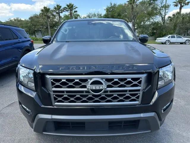 2022 Nissan Frontier Crew Cab SV 4x2