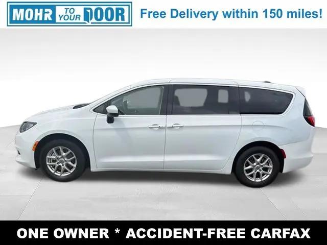 2022 Chrysler Voyager LX